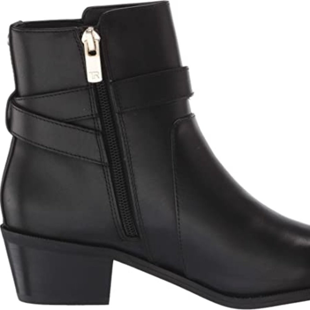 NEW Taryn Rose Saralita Waterproof Leather Ankle Boots Biker Bootie Black Size 7 - Picture 2 of 7